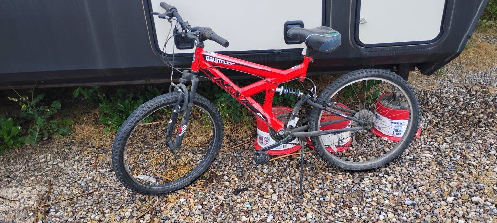 Gauntlet by Quest 26" Full Suspension Mountain Bike - Red, Used