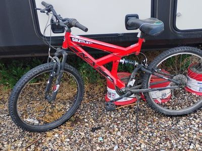 Gauntlet by Quest 26" Full Suspension Mountain Bike - Red, Used