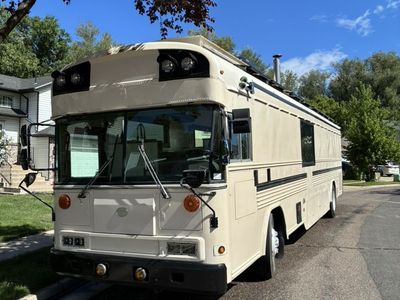 2000 Off Grid Skoolie