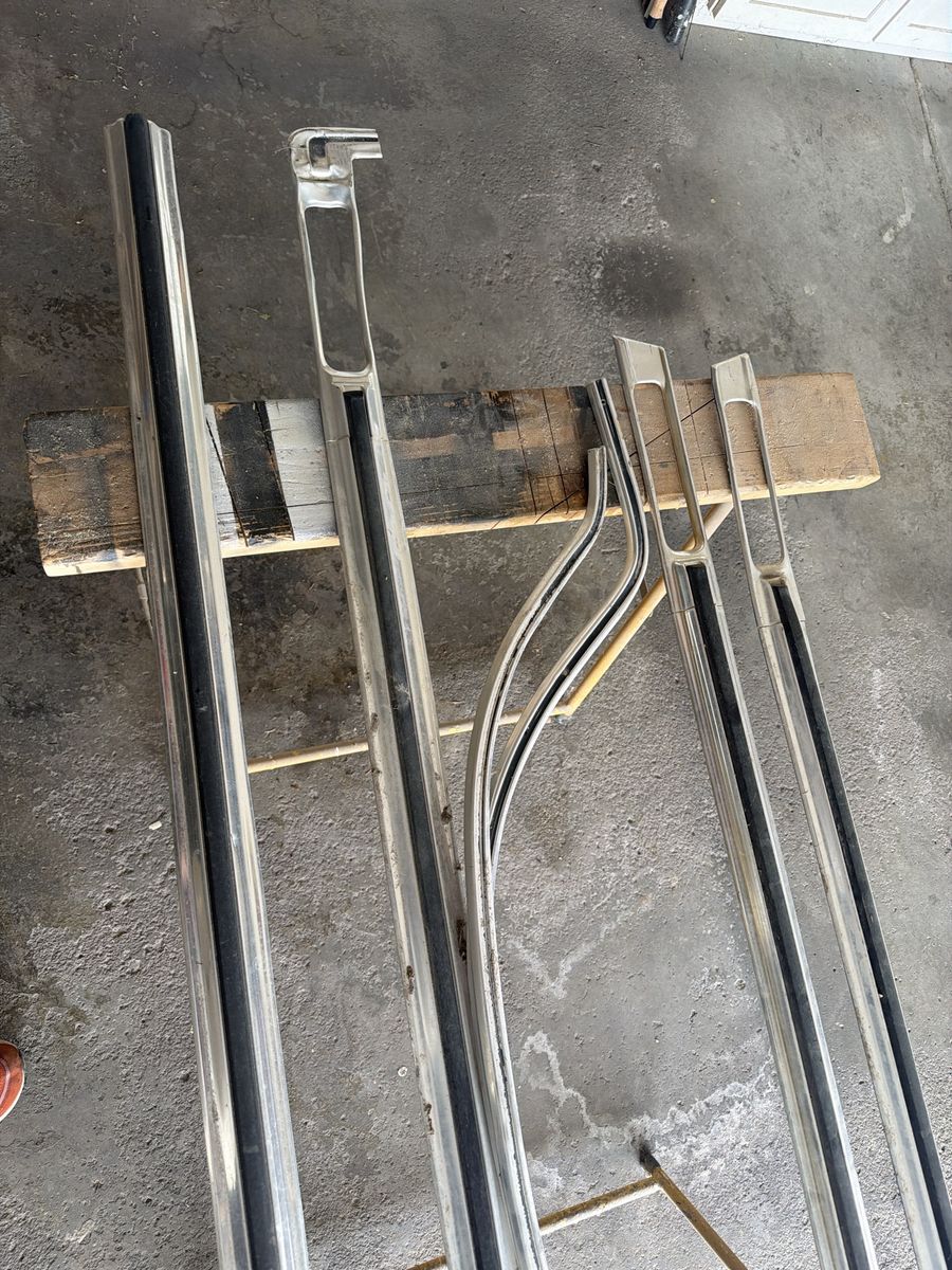 Main image 3