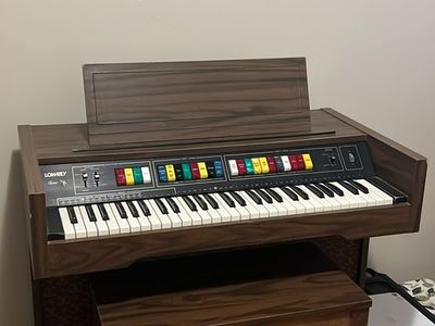 Vintage Lowrey Small Organ/Piano