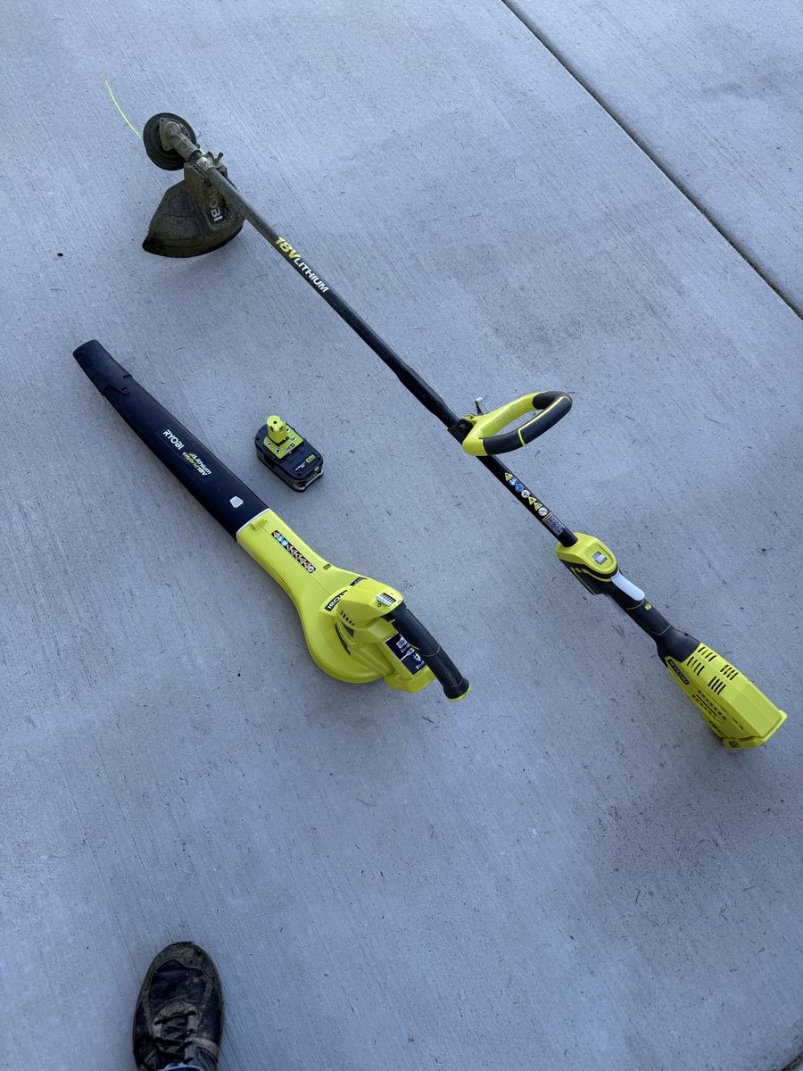 Ryobi One+ 18V Trimmer and Blower Combo