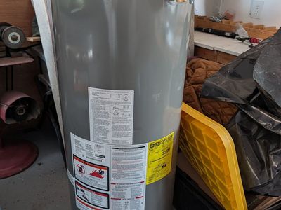 Rheem 40-Gallon 2VK40F Natural Gas Water Heater - Good Condition, Made Aug 2022