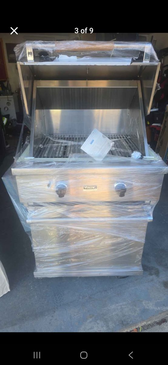 Viking Outdoor Grill 30" Freestanding, New, Retail: $7749.00
