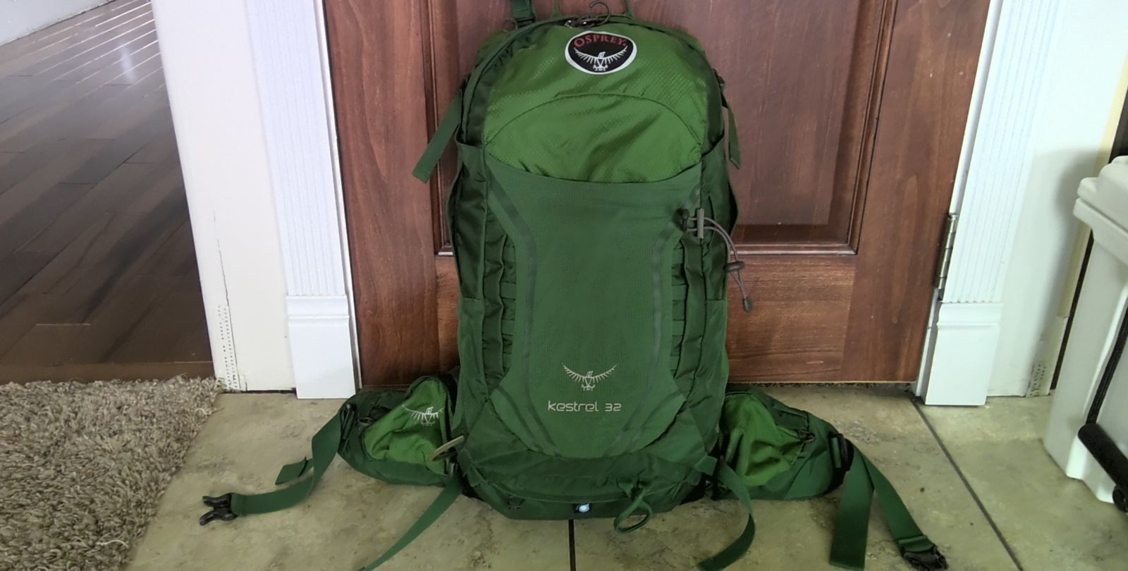 Osprey Kestrel 32L Green Hiking Backpack - Hydration Compatible, USED ONCE, like new.