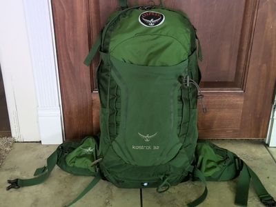 Osprey Kestrel 32L Green Hiking Backpack - Hydration Compatible, USED ONCE, like new.