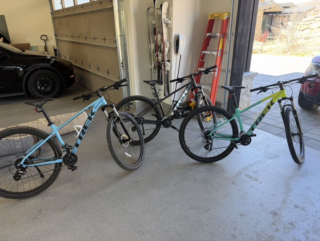 TREK MARLIN 5 Mountain Bikes