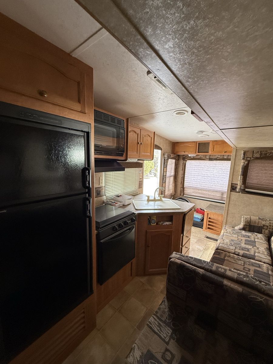 2009 Keystone Springdale Fifth Wheel Camp Trailer