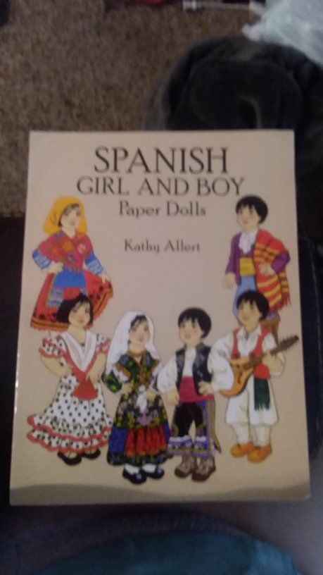 SPANISH PAPER DOLLS...GIRL AND BOY...32 OUTFITS PLUS ACCESSORIES