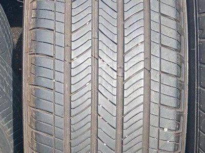 * Single 225/60R18 Tire *