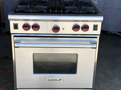 WOLF 30” Gas Range - Great- Warranty included