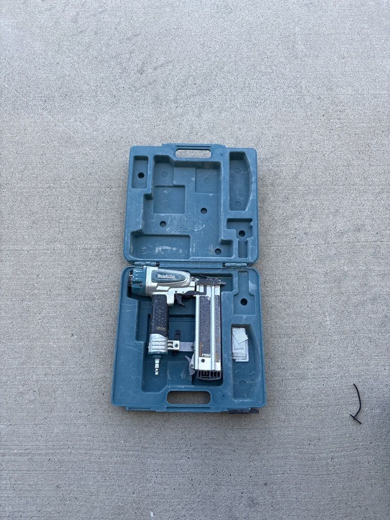 Makita Finish Nailer