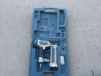 Makita Finish Nailer