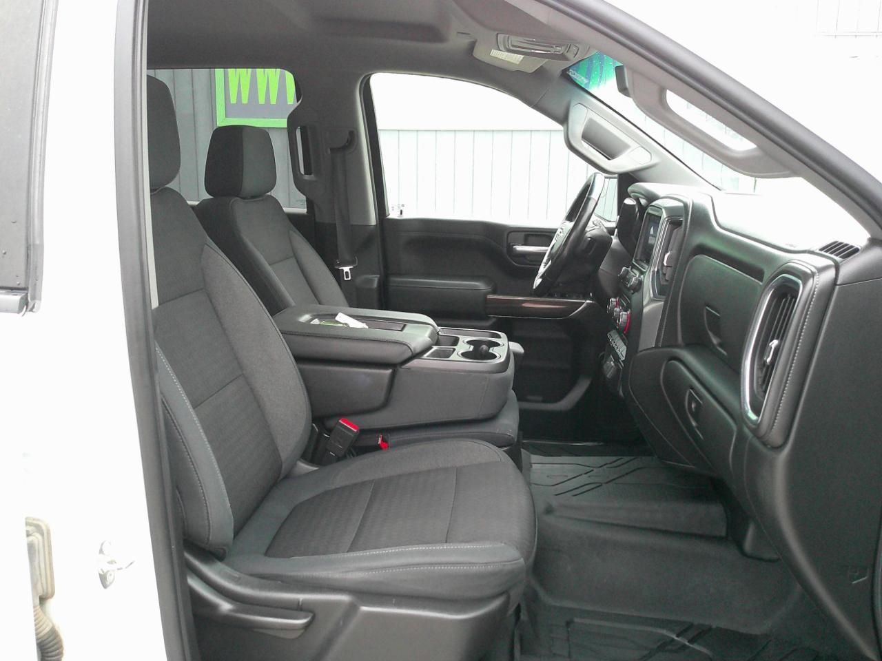 Main image 9