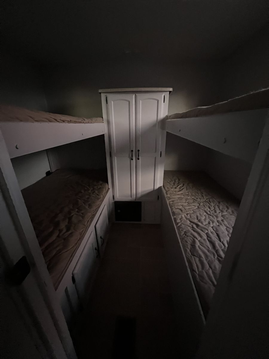 Main image 6