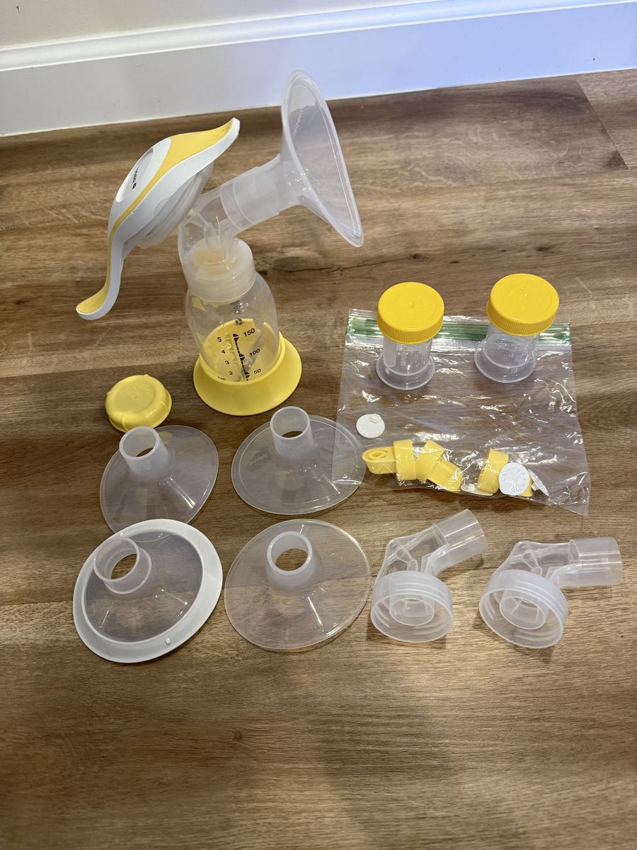 Medela Harmony Manual Breast Pump Set with Accessories & Storage Bottles