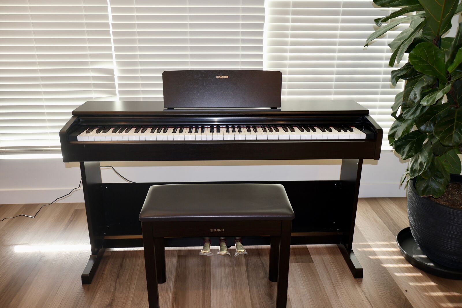 Yamaha Arius YDP-105 Digital Piano