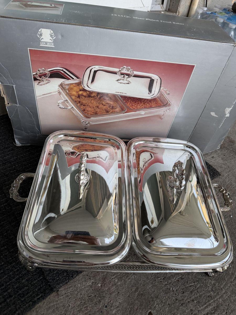 Lion Silver Plated Double Food Baker Chafing Dish 2 x 1.5 Qt with Original Box