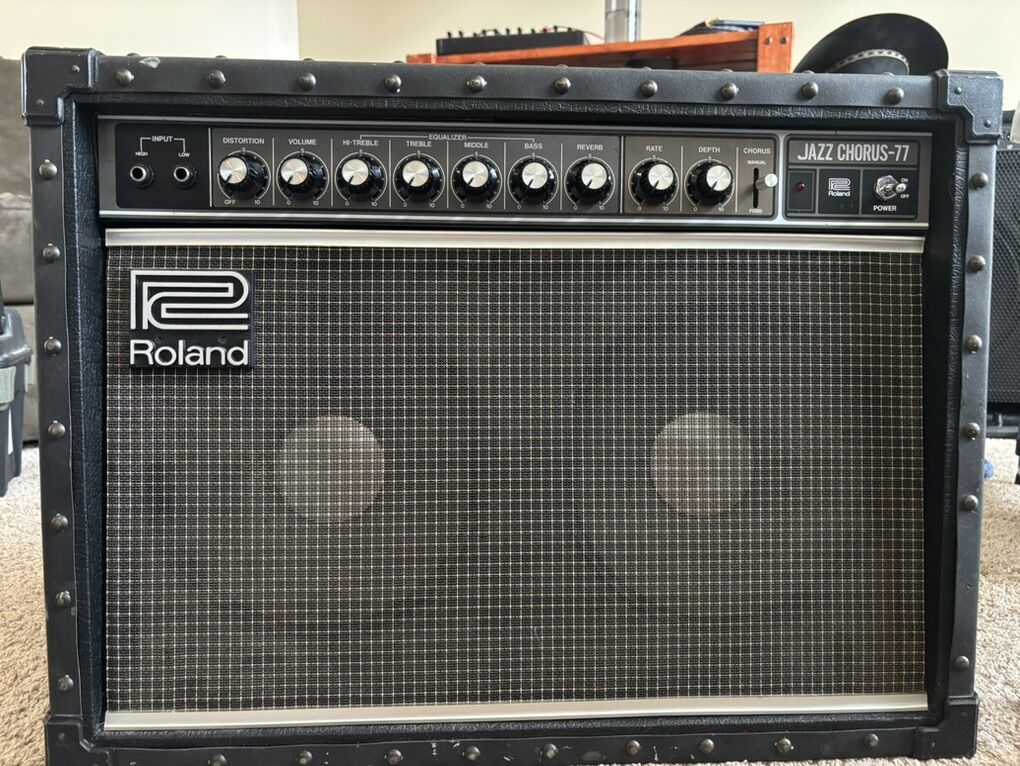 Roland JC-77 Jazz Chorus Guitar Amplifier