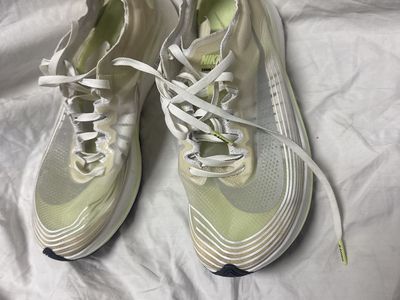 Women’s Nike Running Sz 9.5 (41) Zoom Fly v7.2