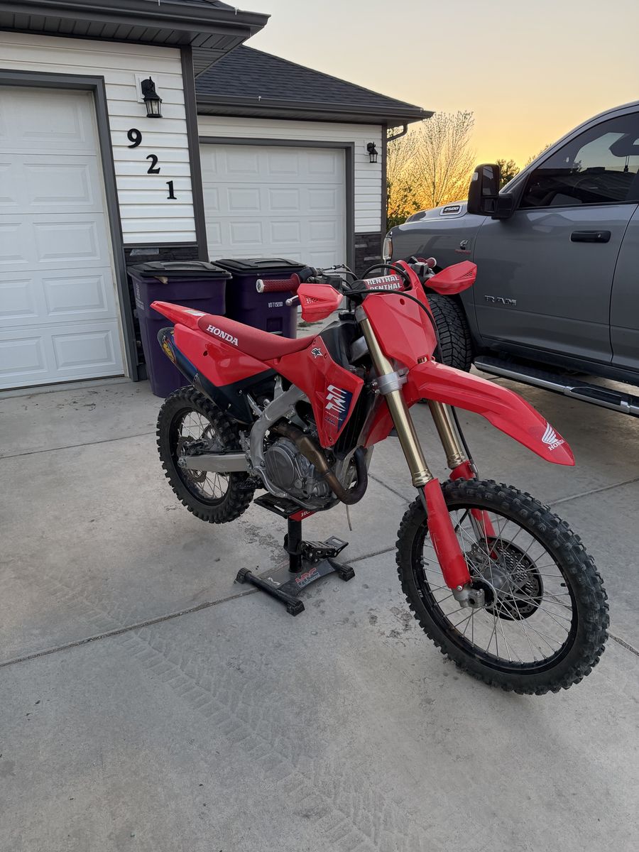 2025 Honda CRF 450RX Dirt Bike - Red, Used, Well-Maintained