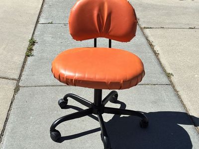 Orange Vinyl Swivel Cross Legged Office Chair with Wheels