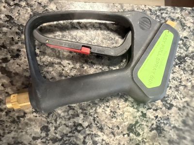 Pressure washer gun