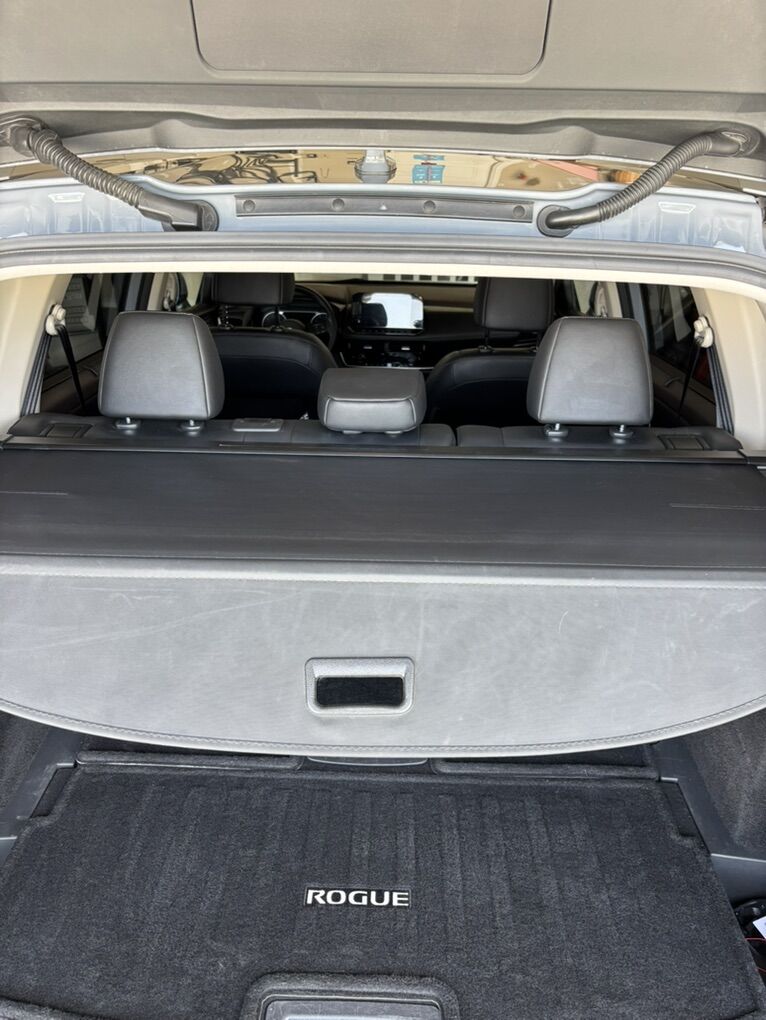 Retractable Cargo Cover / Shade