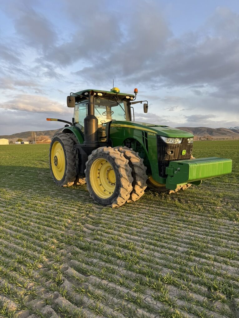 John Deere 8320R