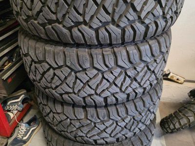 New 33x12.50r17 tire and Rubicon wheels.