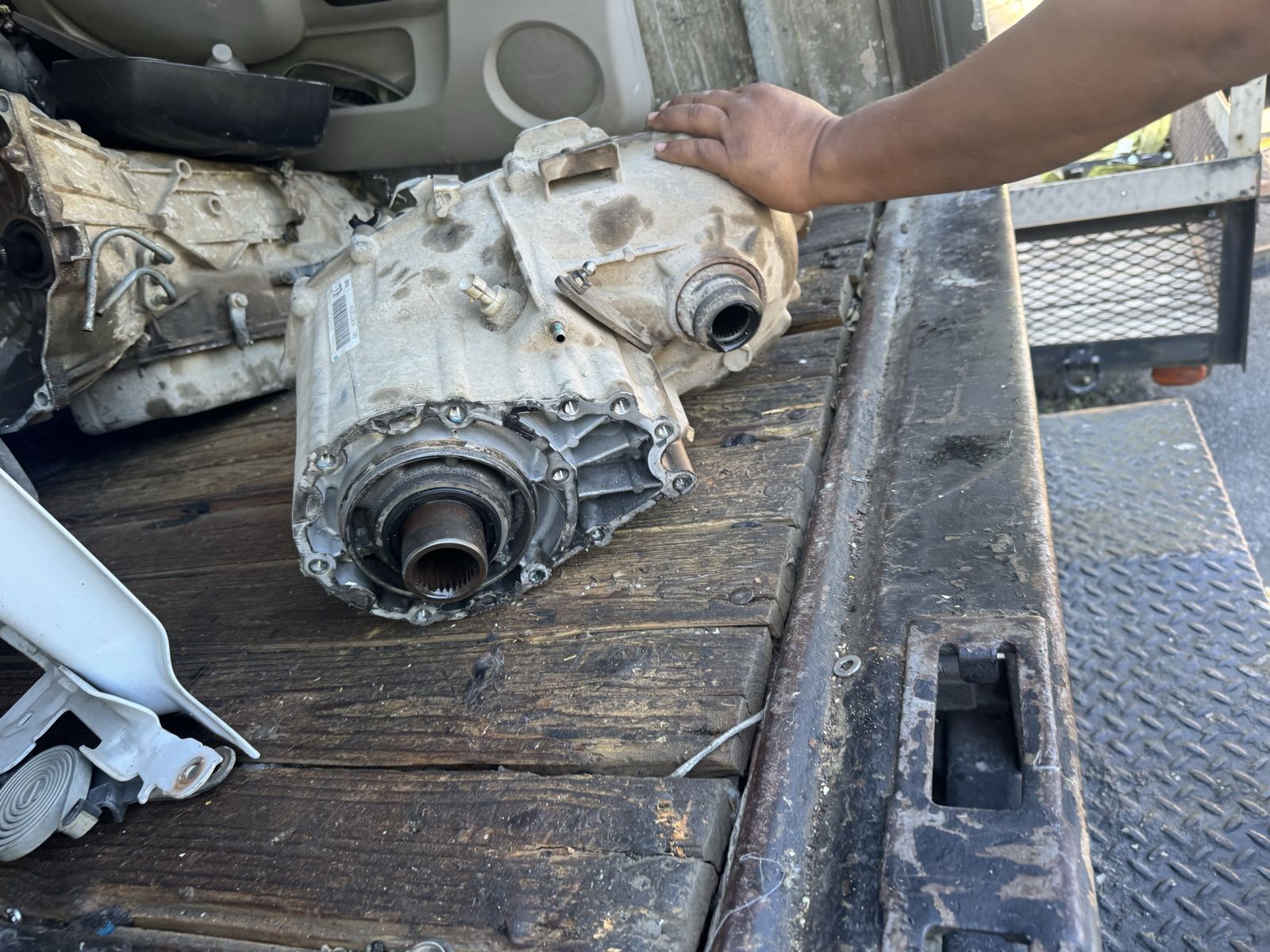 TRANSFER CASE CHEVROLET SILVERADO OR GMC SIERRA 2011 4x4