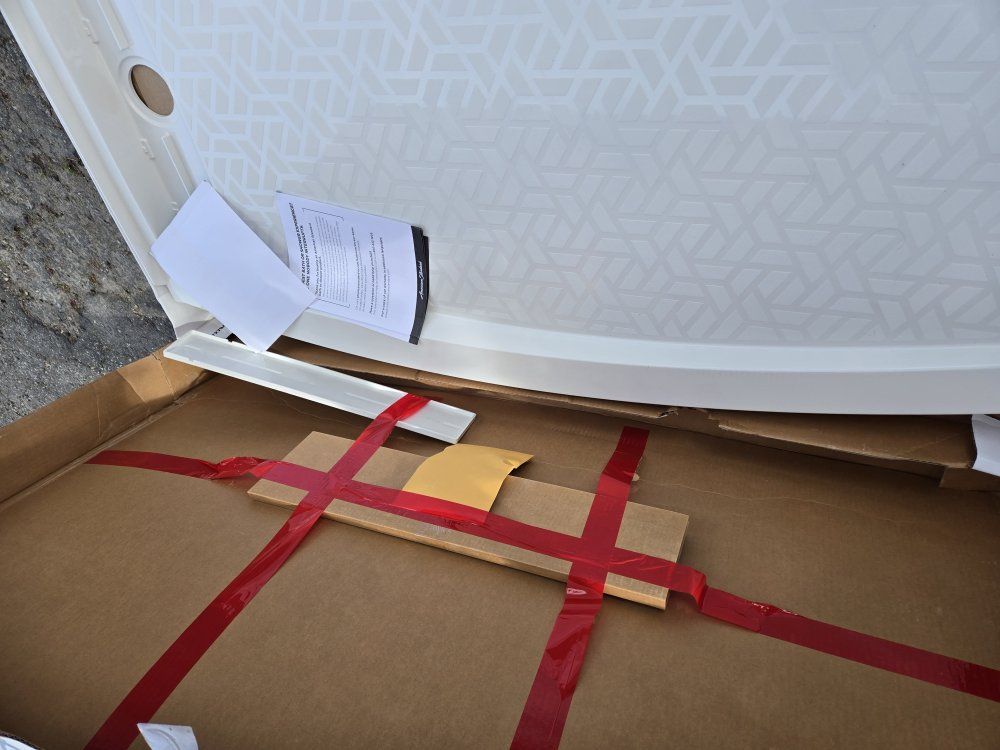 American Standard Ovation Curve 60 Shower Base new