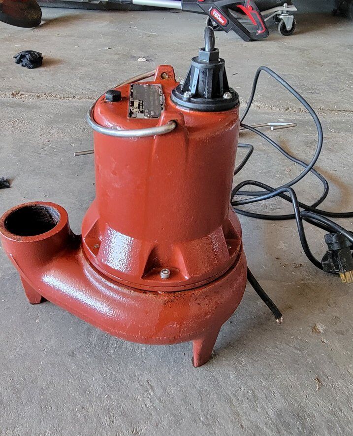 Liberty Pumps LE51M - 1/2 HP Sewage Pump w/float