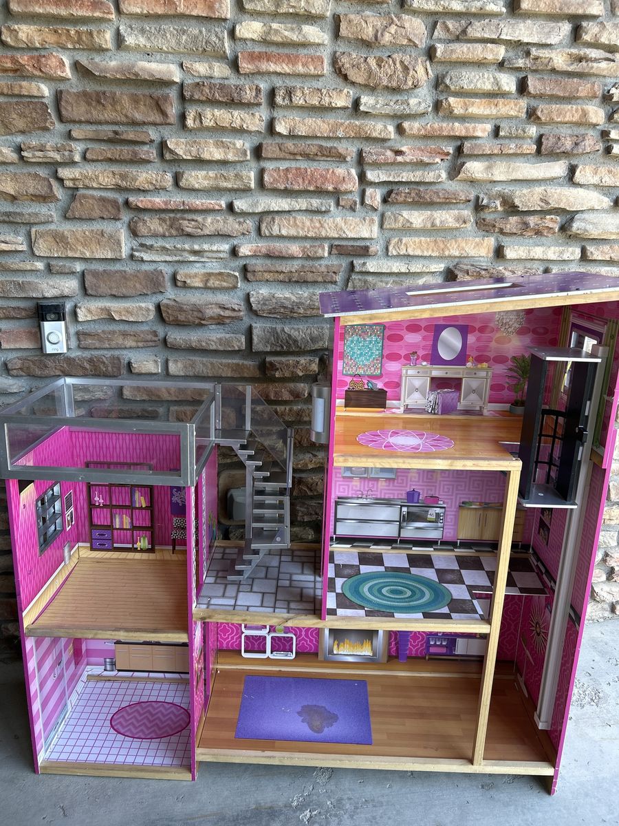 Doll House