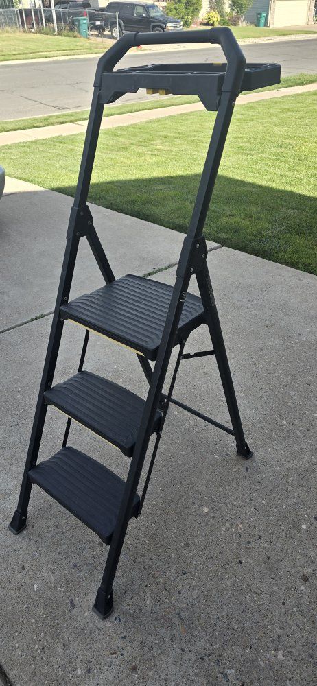 Gorilla 3-Step Light Black Folding Steel Step Stool with Project Tray. Very sturdy - Used