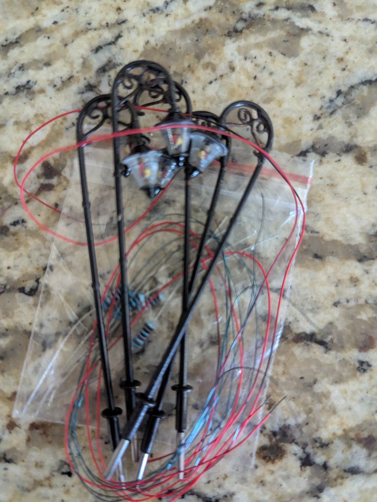 Model Railroad Scale Lampposts with LED Lights - Wired, 1:87 H0 Scale