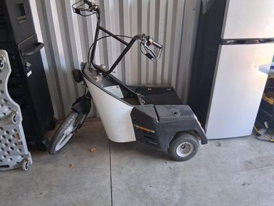 2006 American Chariot - Electric - Dual Motors. See all our listing, moving, everything must go.lets negotiate.