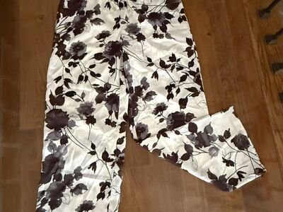 pants Anne Klein NEW! Silky feel size M