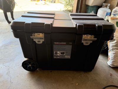 TASK FORCE Heavy-Duty 24 Gallon Rolling Tool Chest with Padded Steel Handle