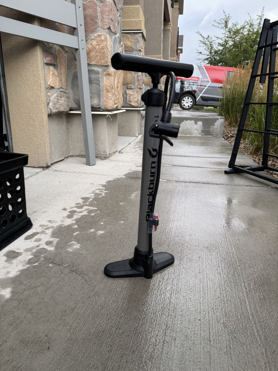 Blackburn Air Tower 1 Bike Floor Pump - Grey/Black