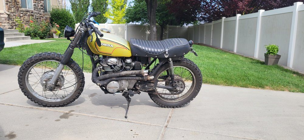 Honda CL350 Scrambler Motorcycle 1972 runs great