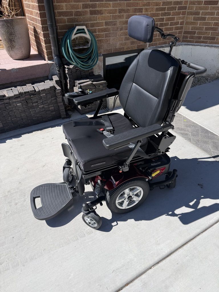 Avis Rehab Velocity Electric Wheelchair - Like New! (REDUCED)