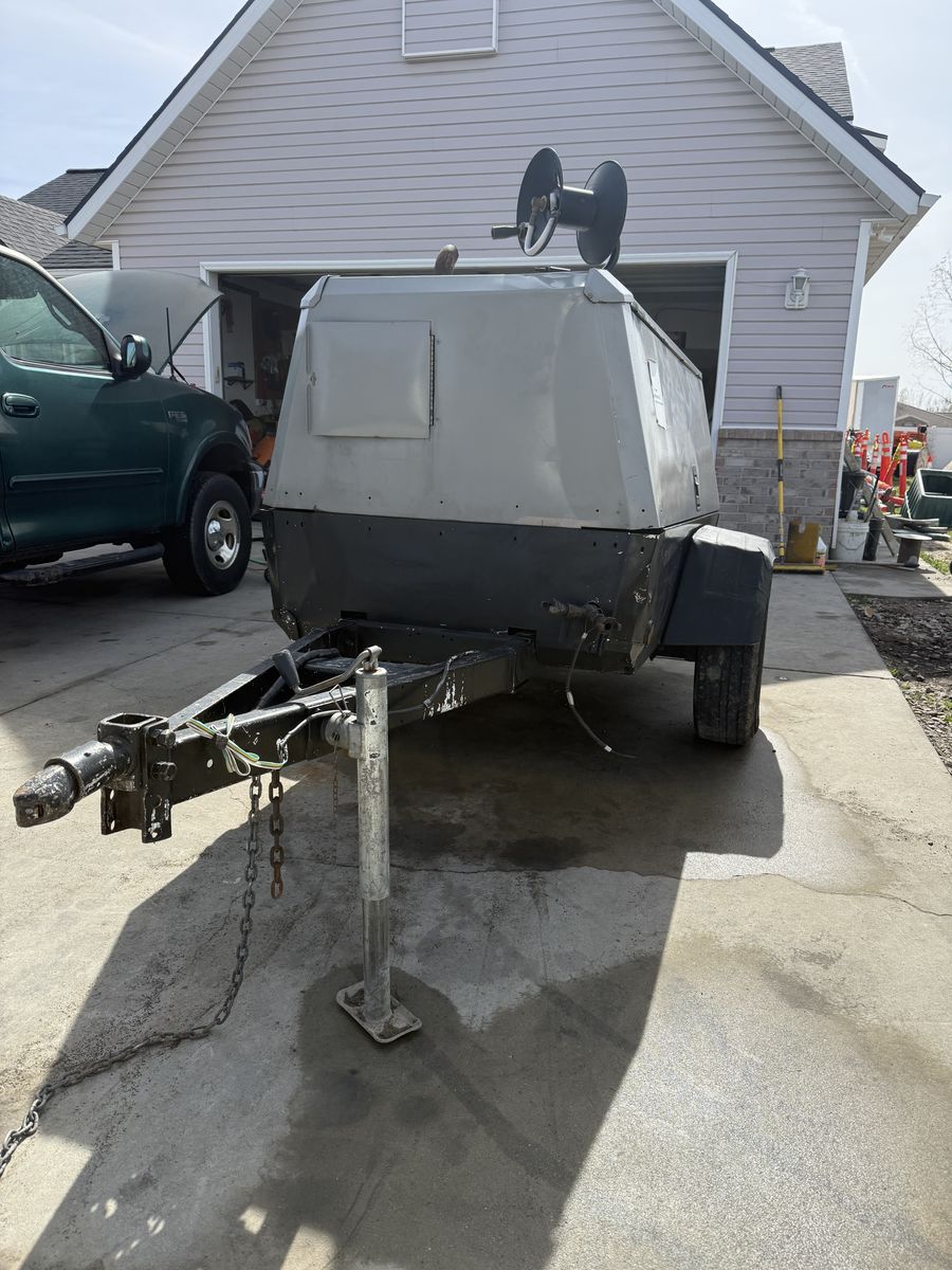 1999 Ingersoll Rand 185 CFM Air Compressor