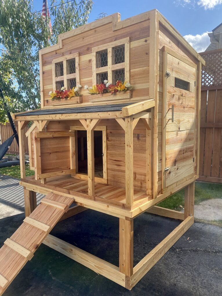 New Solid Wood Saloon Style Chicken Coop