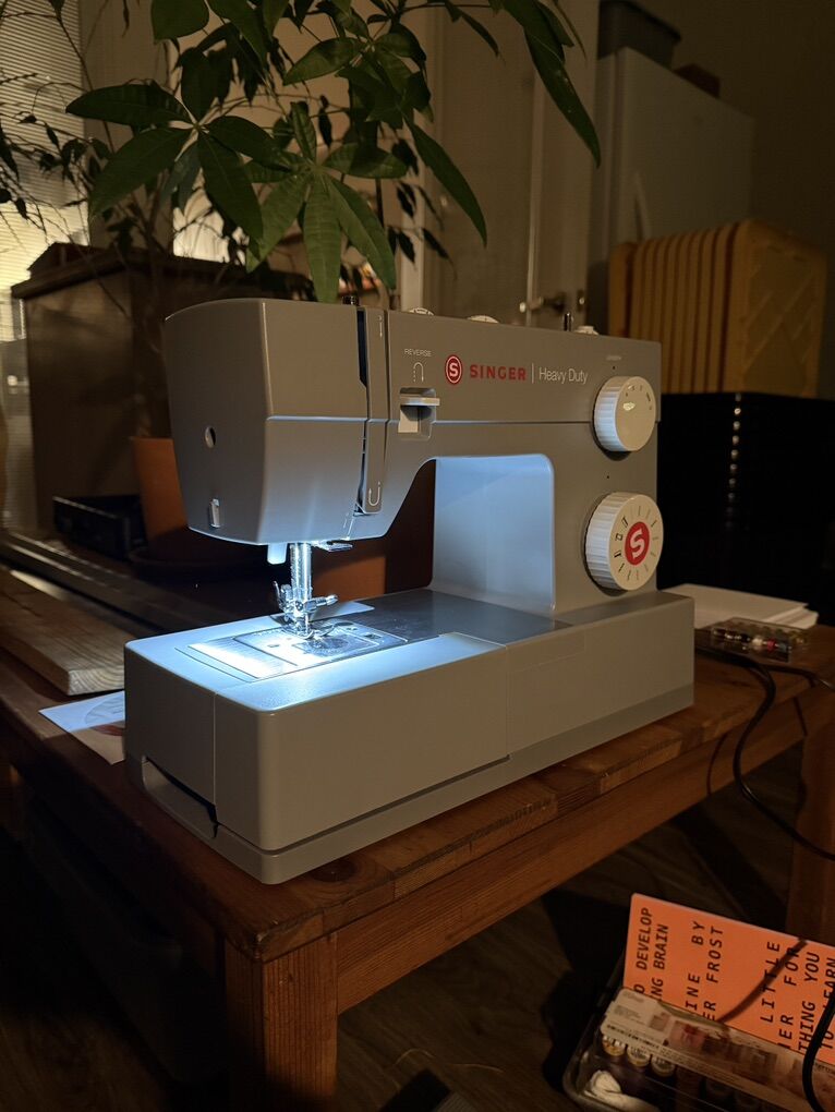 SINGER® 4432 Heavy Duty Mechanical Sewing Machine