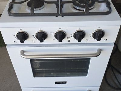 UNIQUE Classic Retro 24" Gas Range Oven - White with Black Trim, 4 Burners