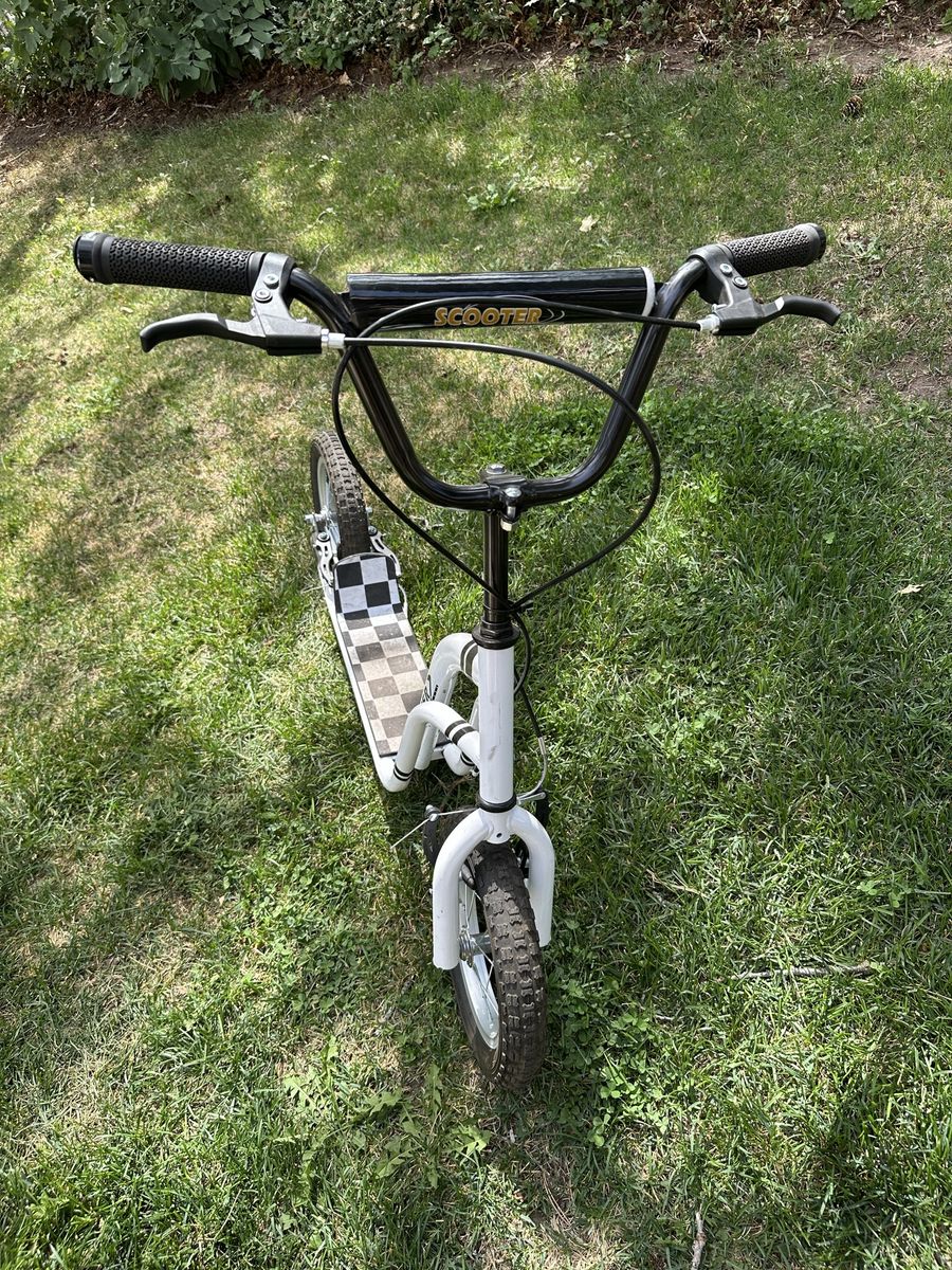 White & Black Scooter with Hand Brakes & Checkered Deck