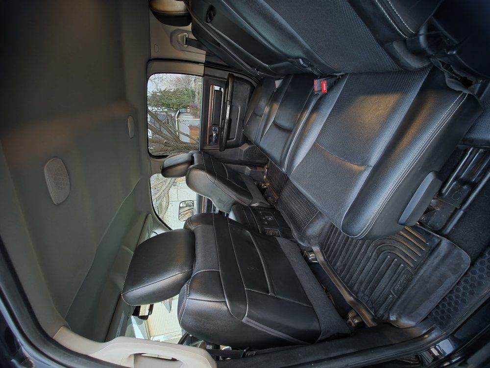 Main image 6