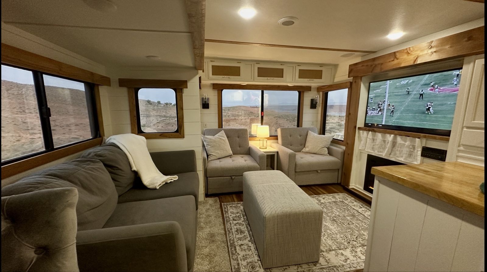 GORGEOUS 2019 Forest River Alpha Wolf 35’ Travel Trailer