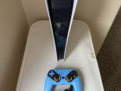 PS5 Dig with Pro controller